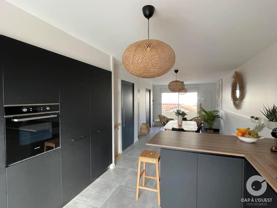 Les Sables-dʼOlonne .La Villa Sablaise. Maison Avec Place De Parking Au Coeur Du Quartier Arago מראה חיצוני תמונה